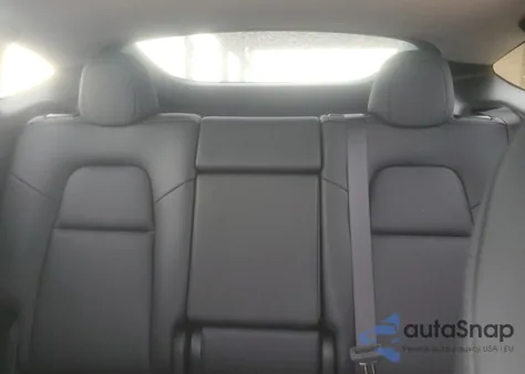 2024 Tesla Model Y из США, поврежденный, VIN 7SAYGDED0RF079172